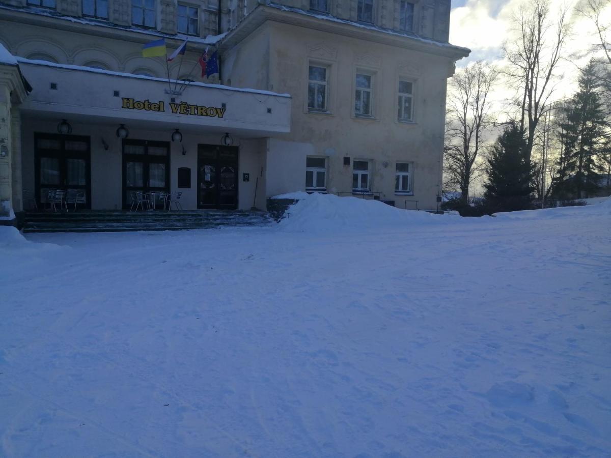 Hotel Vetrov วีโซเก นาด ยิเซโรว์ ภายนอก รูปภาพ